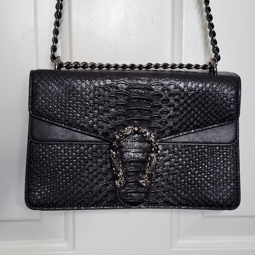 ❤️‍🔥🔥🌚Crocodile/Snakeskin Embossed Black Vegan Leather Shoulder/Crossbody Bag